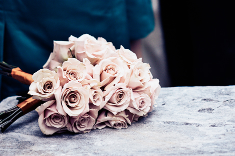 Pink roses make up a beautiful wedding bouquet for this Philadelphia bride